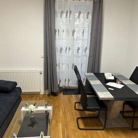 Paky Appartements 00322 Bruck an der Leitha Eksteriør billede